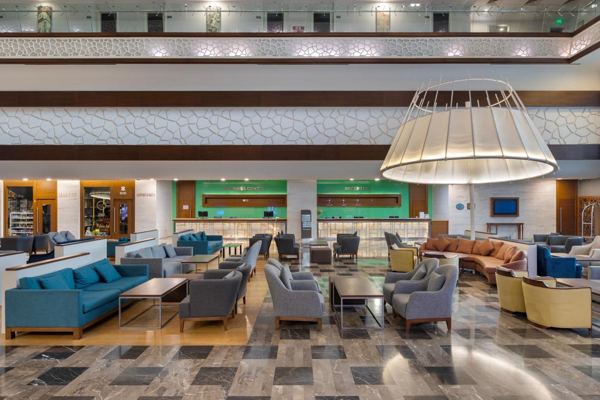 Ramada Plaza Antalya Hotel Luaran gambar The lounge at the airport