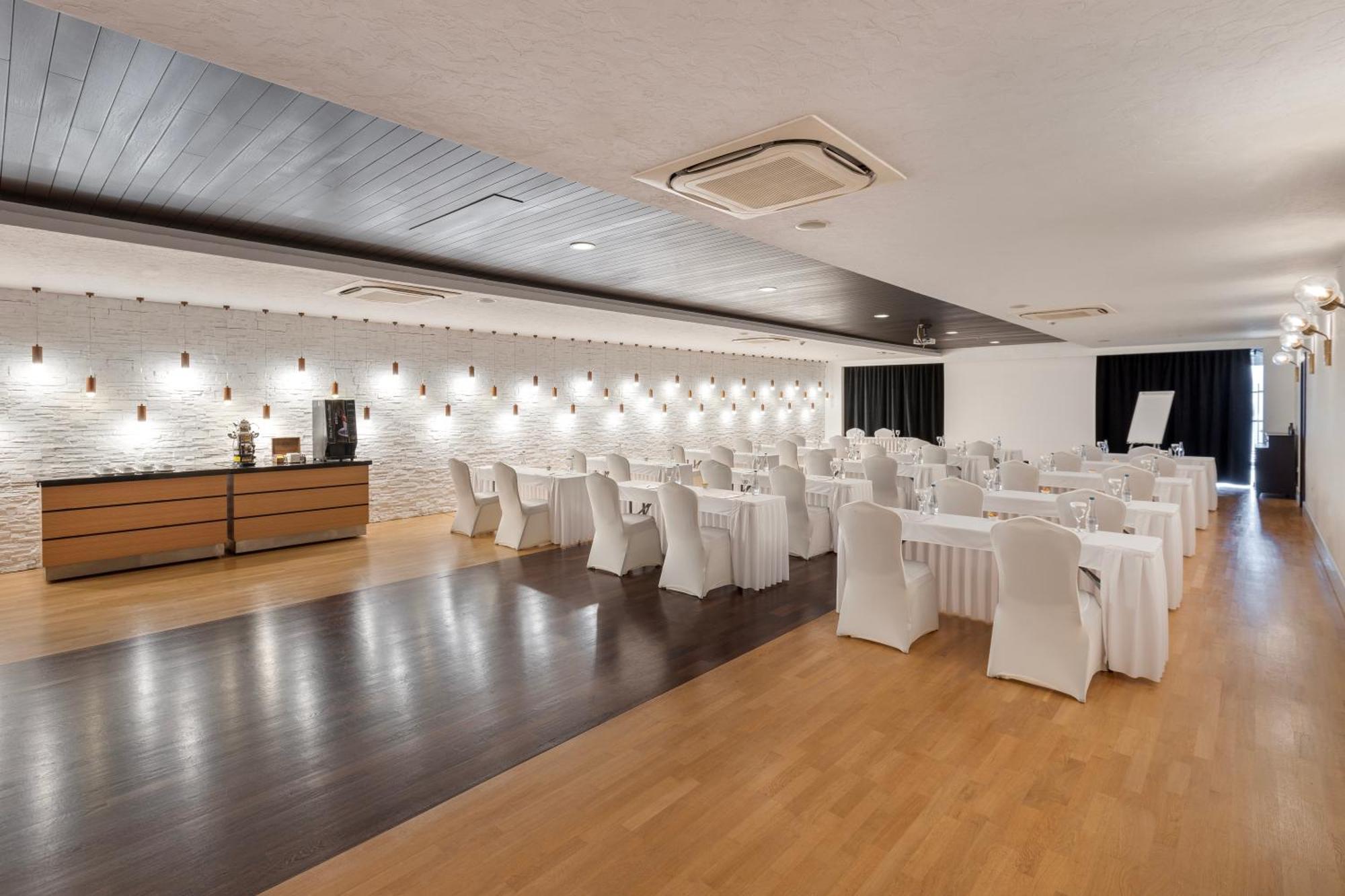 Ramada Plaza Antalya Hotel Luaran gambar Meeting room