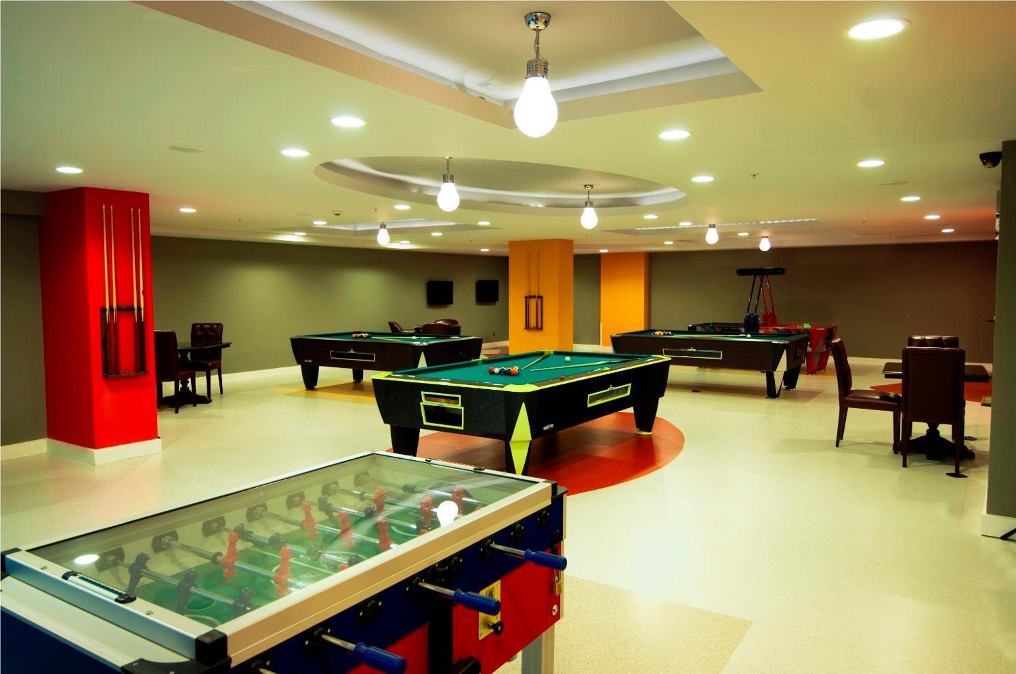 Ramada Plaza Antalya Hotel Luaran gambar Games Room