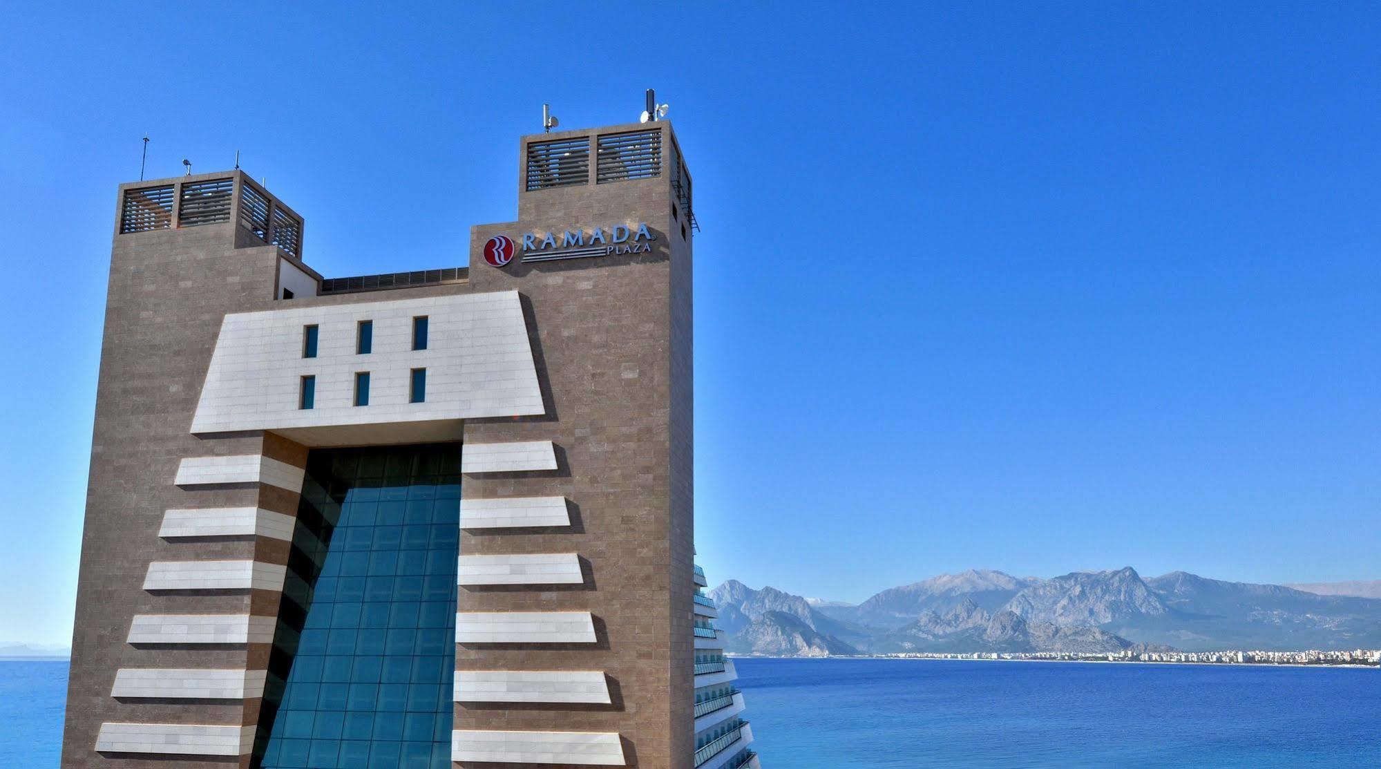 Ramada Plaza Antalya Hotel Luaran gambar The hotel