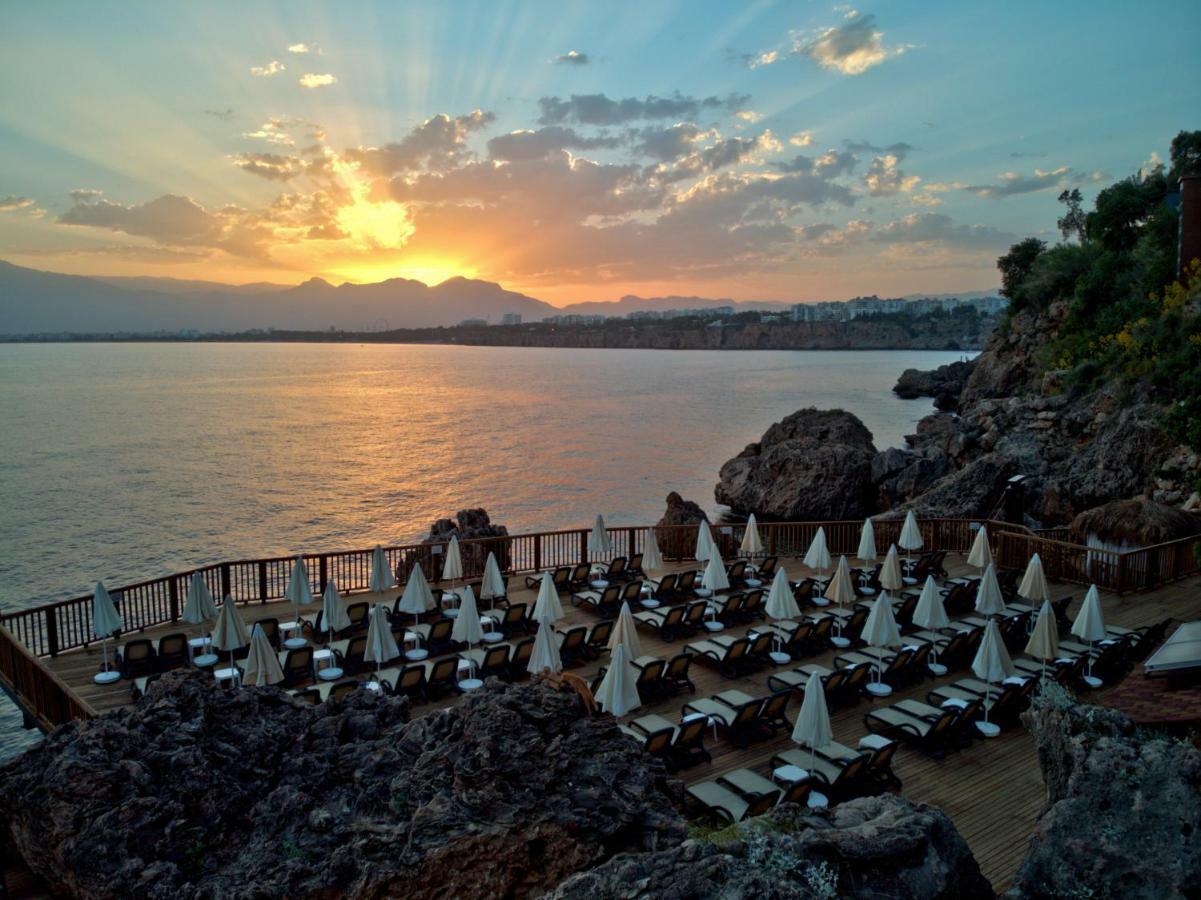 Ramada Plaza Antalya Hotel Luaran gambar Sunset at the Dead Sea